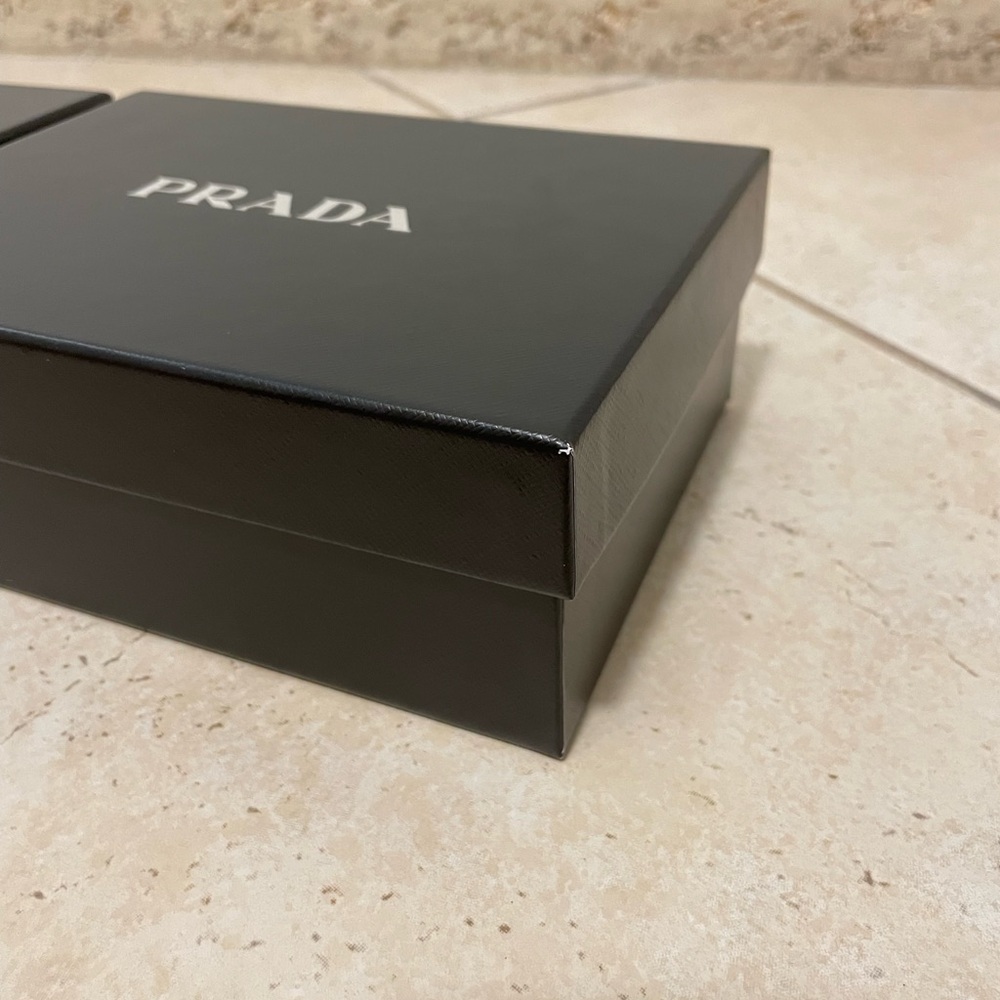 Small Prada boxes! - Picture 7 of 7